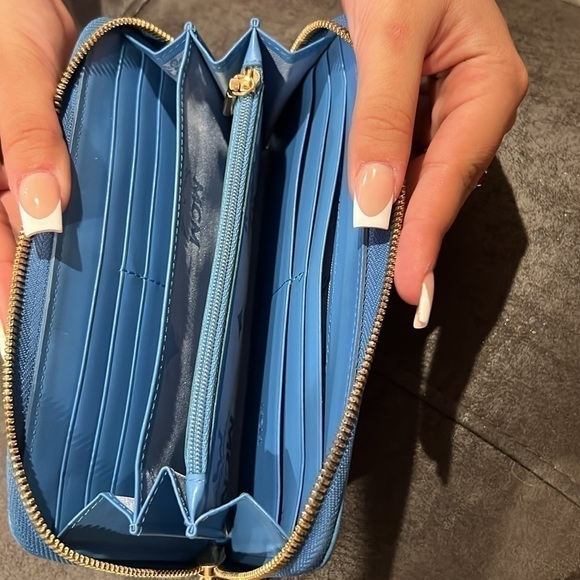 MCM Wallet K7878💙🩵💛 - Picture 9 of 11